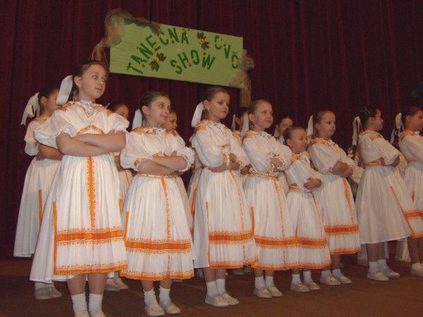 Prehliadka tanečných skupín CVČ  - 7. 3. 2010